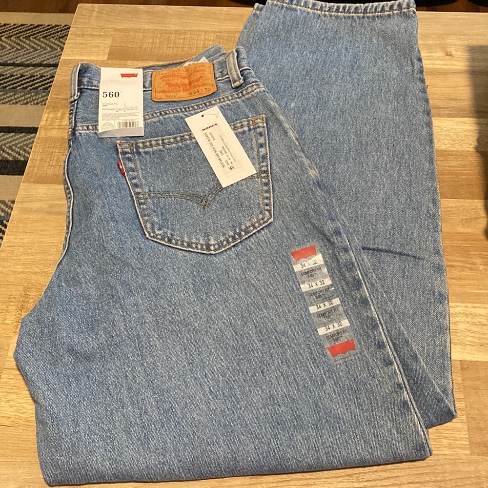 Men comfort fit Levi Blue Jeans. Size 34X32. New with tags.